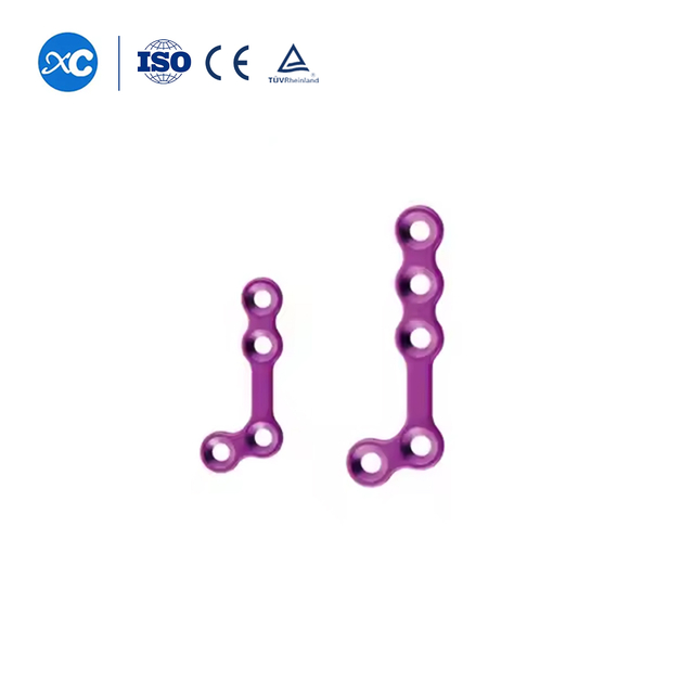 1.5 Челюстно-лицевая микрофиксирующая пластина 110°L